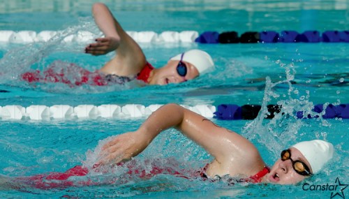 Cole Breiland/Winnipeg Free Press archives
Emily Unger (foreground) didn’t have any competition in the 14-15 age group of the T3 Triathlon Club Kids of Steel Splash & Dash.