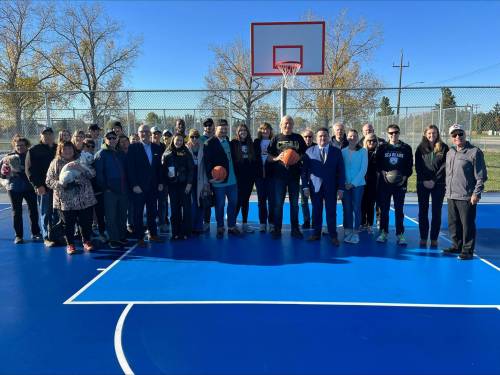 Supplied photo
                                On Oct. 10, the Province of Manitoba, City of Winnipeg, Winnipeg Sea Bears, and the Posthumus family gathered to recognize the dedication of a new basketball court at Gateway Recreation Centre (1717 Gateway Rd.) after the late Chad Posthumus. Pictured, Chad’s parents, brother and sister, along with Mayor Gillingham, Coun. Jeff Browaty (North Kildonan), Minister Tracy Schmidt, David Asper, and other friends of the family.