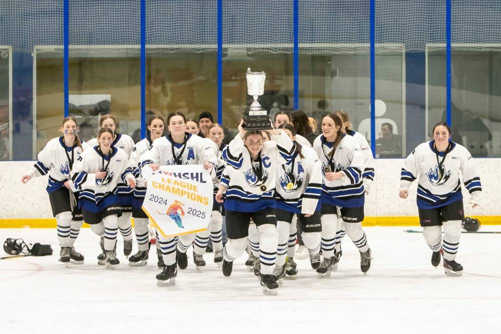 File photo
                                The CJS Olympiens celebrated winning the 2024-25 MWHSHL league championship and the Wayne Thompson Cup at Seven Oaks Arena in March. The 2025-26 season is already under way.