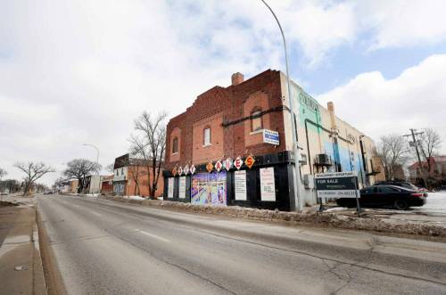 Free Press file photo
                                The former Roxy Lanes/Roxy Theatre building on Henderson Highway has been demolished to make way for a new housing development by the Manitoba Métis Federation.