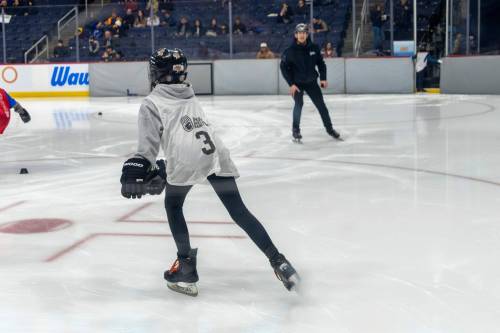 Supplied photo / Winnipeg School Division
                                Hundreds of students from 17 Winnipeg School Division schools took part in the 105th annual WSD Skate Races on Feb. 18 at Canada Life Centre.