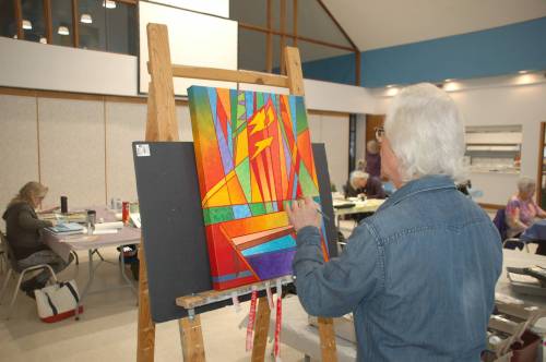 Photo by John Kendle
                                St. Vital Art Group members meet on Wednesday mornings at the United Church in Meadowood (1111 Dakota St.), and are preparing to hold their annual show and sale at the church on Friday, April 17 from 2 to 8 p.m. and Saturday, April 18 from 10 a.m. to 4 p.m.