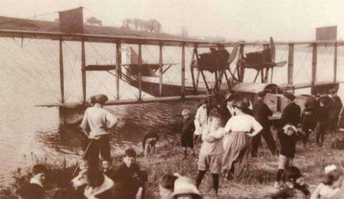 Supplied photo
                                A Felixstowe F3 flying boat docked in Winnipeg gathers a crowd of onlookers on Oct. 11, 1920. The aircraft had arrived from Rivière-du-Loup, Que., with fuel stops at Ottawa, Sault Ste Marie and Kenora, Ont., a flying distance of over 2,534 kilometres. The next year, this aircraft performed the first aerial forestry patrols in Manitoba, the beginnings of military aviation in the province.