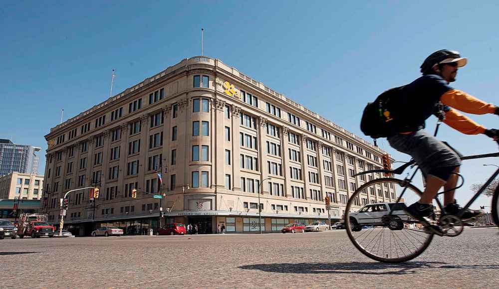 KEN GIGLIOTTI / WINNIPEG FREE PRESS / APRIL 22 2010 - 201022 - The downtown Hudson Bay store will also house a Zellers