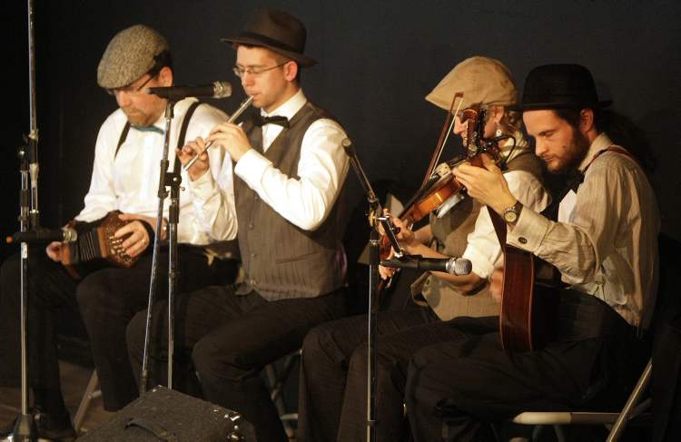 TREVOR HAGAN / WINNIPEG FREE PRESS 
David Strang (from left), Kyle Borley, Cathy Rayner and D'Arcy Stearns of The Barefoot Ceili Band: