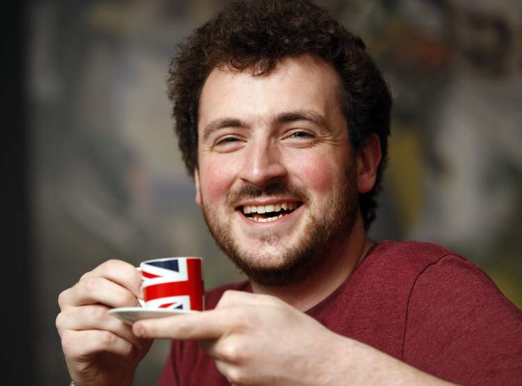 KEN GIGLIOTTI / WINNIPEG FREE PRESS
Immigration from Great Britain to Winnipeg has slowed to a trickle, which makes graphic designer Adrian Trimble and his family a bit of an anomaly — especially since they ended up settling in Steinbach.