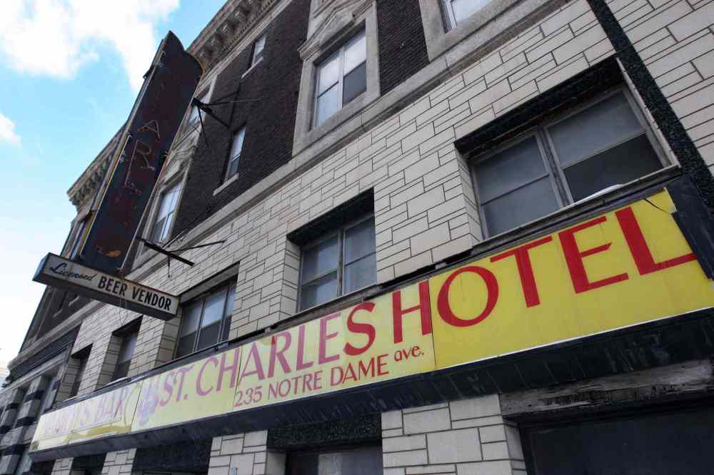 JOE BRYKSA / WINNIPEG FREE PRESS files
Owner Ken Zaifman bought the hotel in 2005 and later pledged to turn it into a boutique hotel. Now he wants to demolish it.