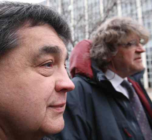JOE BRYKSA / WINNIPEG FREE PRESS
Frank Ostrowski, left, and his lawyer, James Lockyer, of the Association in Defence of the Wrongly Convicted, outside the Manitoba Law Courts Tuesday morning.