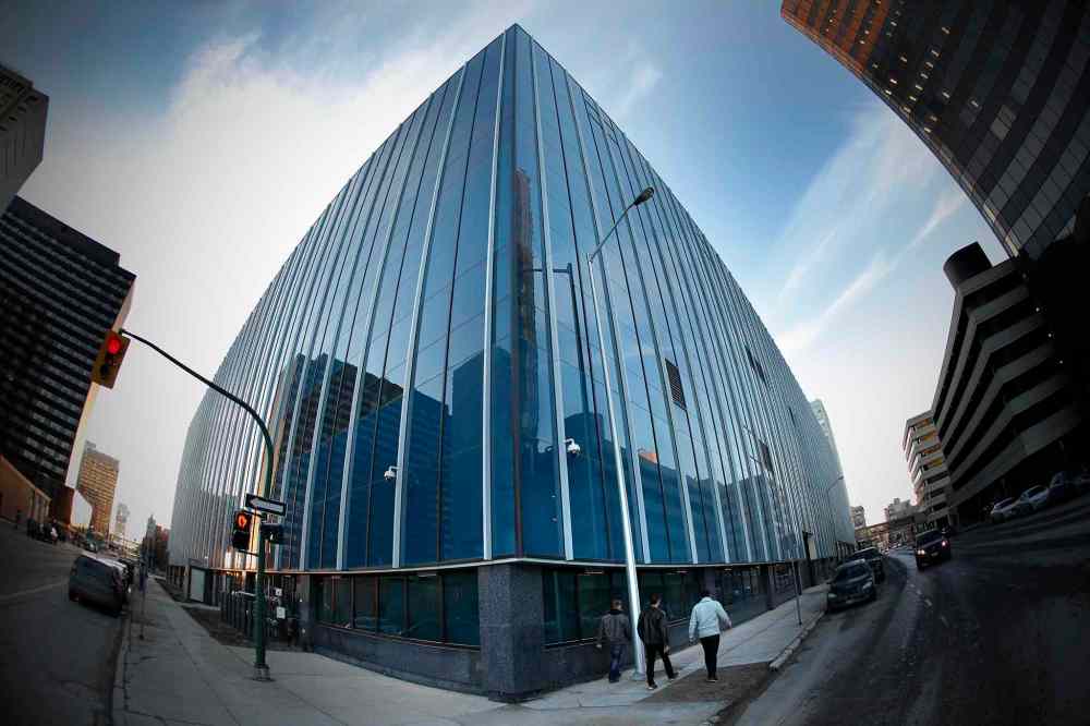 John Woods / Winnipeg Free Press Files
There was a parkade located next to the Public Safety Building on Princess Street, but no dedicated secure parking for officers at their new headquarters on Smith Street.