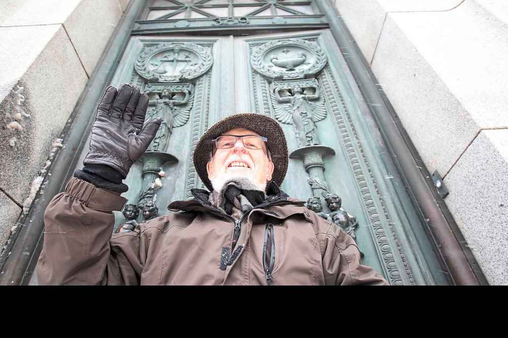 JOE BRYKSA / WINNIPEG FREE PRESS FILES
David McDowell helped save the former Canadian Imperial Bank of Commerce building at 389 Main Street.