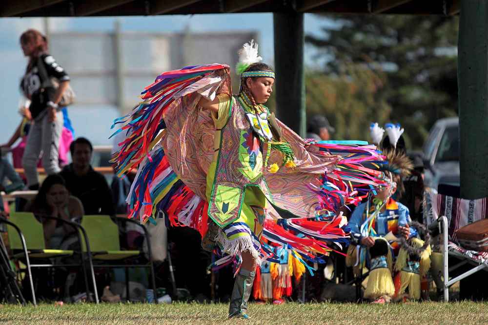 Tim Smith/The Brandon Sun files
Sashawnee Kay of Kawacatoose First Nation in Saksatchewan dances in the teen girl's fancy dance category during the Rolling River First Nation powwow in 2016.