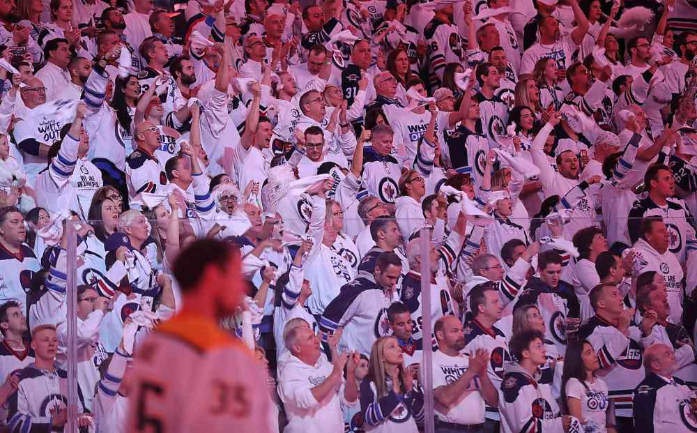 Even when the Jets were at their worst, the season-ticket renewal rate was above 95 per cent. (Trevor Hagan / Winnipeg Free Press files)