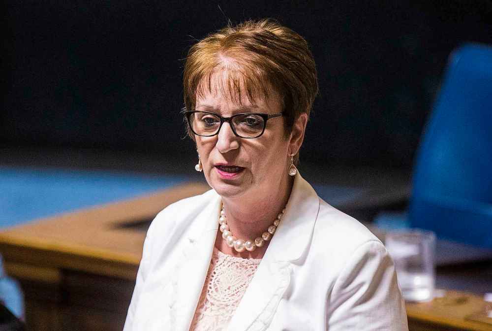 MIKAELA MACKENZIE / WINNIPEG FREE PRESS
MLA Eileen Clarke speaks during question period in the Manitoba Legislative Chamber in Winnipeg on Wednesday, June 13, 2018.
Mikaela MacKenzie / Winnipeg Free Press 2018.