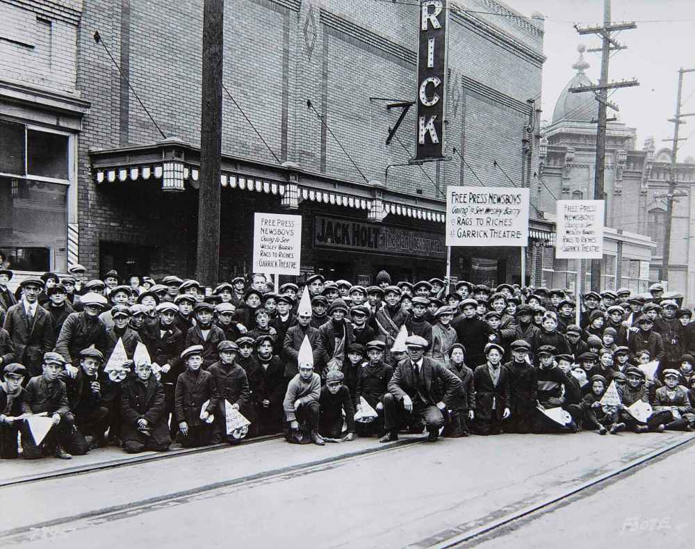 Winnipeg Free Press newsboys party at the Garrick Theatre in 1922 (L.B. Foote / Archives of Manitoba).