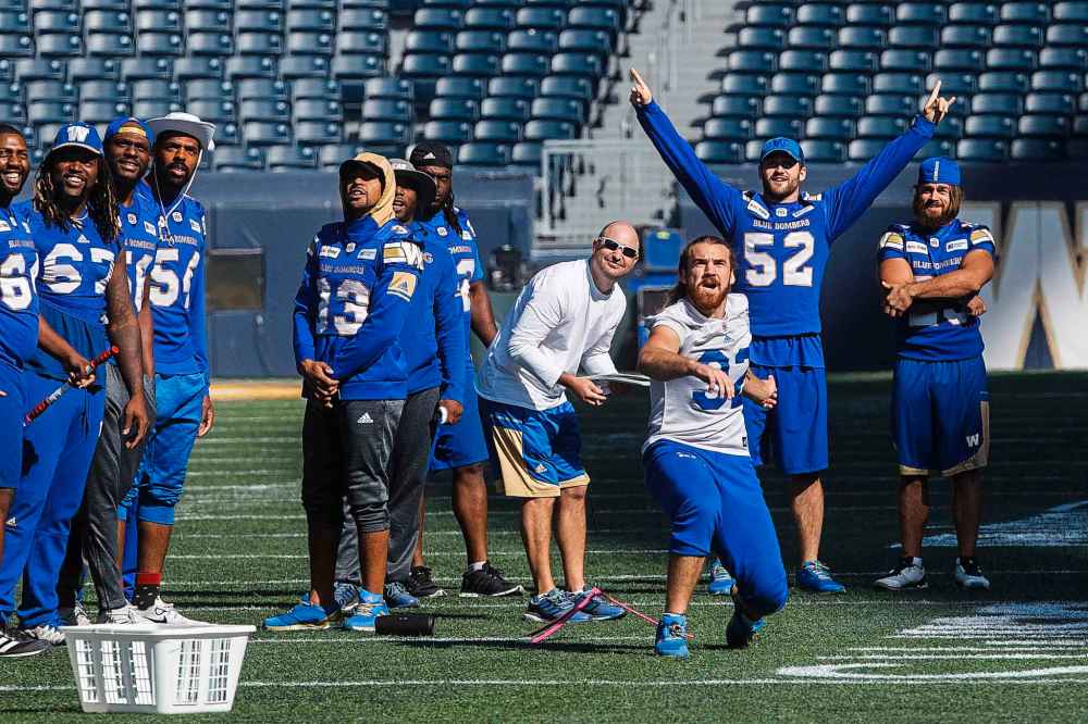 MIKE DEAL / WINNIPEG FREE PRESS
Winnipeg Blue Bombers' full-back John Rush (32) kicks a field goal from the 35 yard line during practice at Investors Group Field Friday morning.
180907 - Friday, September 07, 2018.