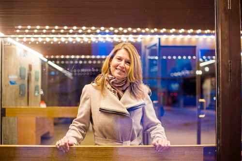 MIKAELA MACKENZIE / WINNIPEG FREE PRESS
Kelly Thornton, the new director of the Royal Manitoba Theatre Company, poses outside the theatre in Winnipeg on Tuesday, Oct. 2, 2018.  Winnipeg Free Press 2018.