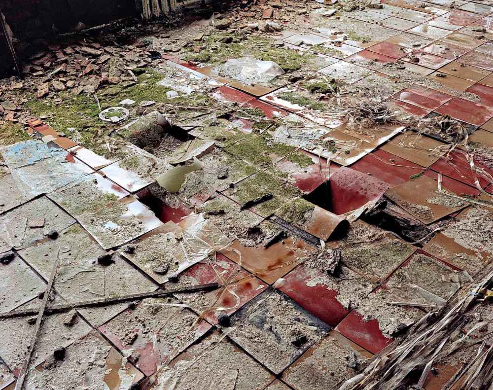 COURTESY OF DAVID MCMILLAN
Red Floor, School Hallway, Prypiat, October 2004