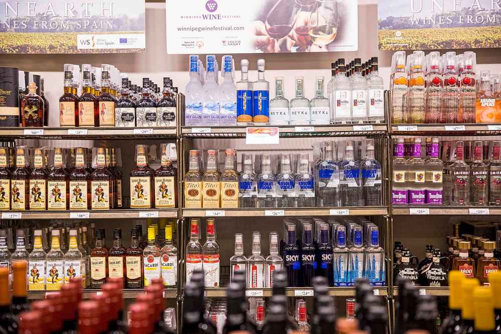 MIKAELA MACKENZIE / WINNIPEG FREE PRESS
Bottle locks are seen at the St. James Superstore Liquor Mart in Winnipeg.