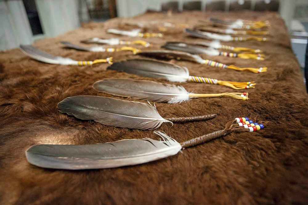 People will now be able to hold an eagle feather in Manitoba court rooms while testifying and swearing oaths instead of putting a hand on a Bible. (Mike Deal / Winnipeg Free Press)