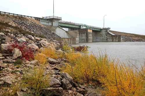 RUTH BONNEVILLE  /  WINNIPEG FREE PRESS 
Despite the activation of the floodway, Fisaha Unduche, Manitoba's chief flood forecaster, said he does not anticipate any significant overland flooding from the looming storm.
