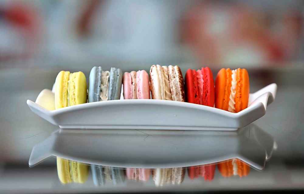 A tray of delicious macarons. (Ruth Bonneville / Winnipeg Free Press)