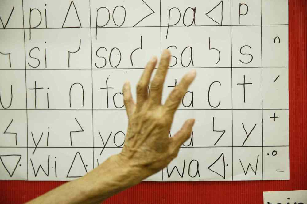 Mike Deal / Winnipeg Free Press
Students are encouraged to talk to their parents and grandparents in Cree, even if it’s just saying ‘Tansi’ for ‘How are you?’