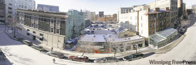 MIKE DEAL / WINNIPEG FREE PRESS ILLUSTRATION
Downtown-revitalization advocates lament the derelict heritage buildings on pedestrian-friendly Albert Street, on a block that serves as the entrance to the Exchange District.