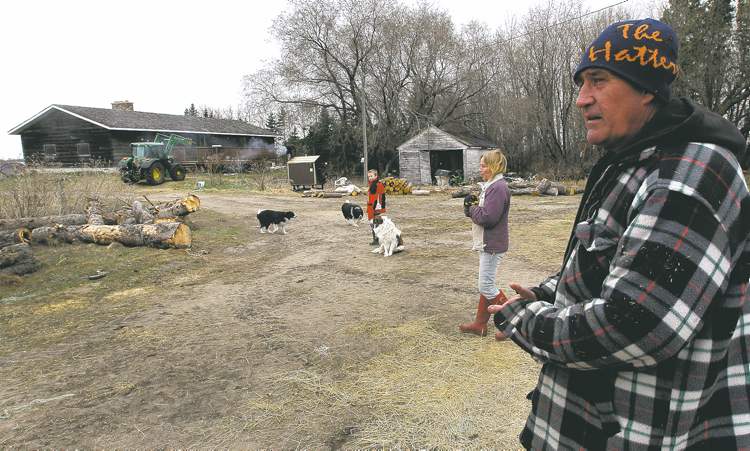 JOE BRYKSA / WINNIPEG FREE PRESS 
Stu and Vicky Greaves, above with their son Thomas, moved to a farm in Vita in 2007 from Devon, England:
