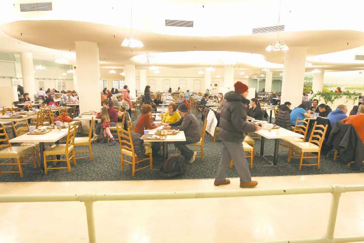 Ruth Bonneville / Winnipeg Free Press archives
Yhe Paddlewheel Restaurant served its last meal on Jan. 24.