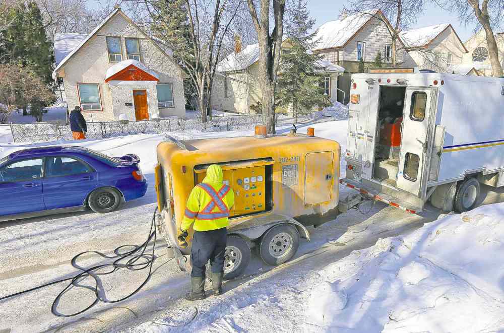 KEN GIGLIOTTI / WINNIPEG FREE PRESS files
City crews have had their hands full thawing frozen pipes this winter.