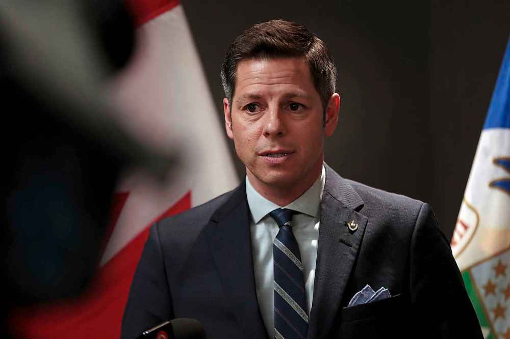 PHIL HOSSACK / WINNIPEG FREE PRESS FILES
Winnipeg Mayor Brian Bowman called on the anonymous citizen’s group that bankrolled a private investigation into city employees’ work habits to turn over any evidence or documentation it has to the provincial ombudsman, as well as the City of Winnipeg.
