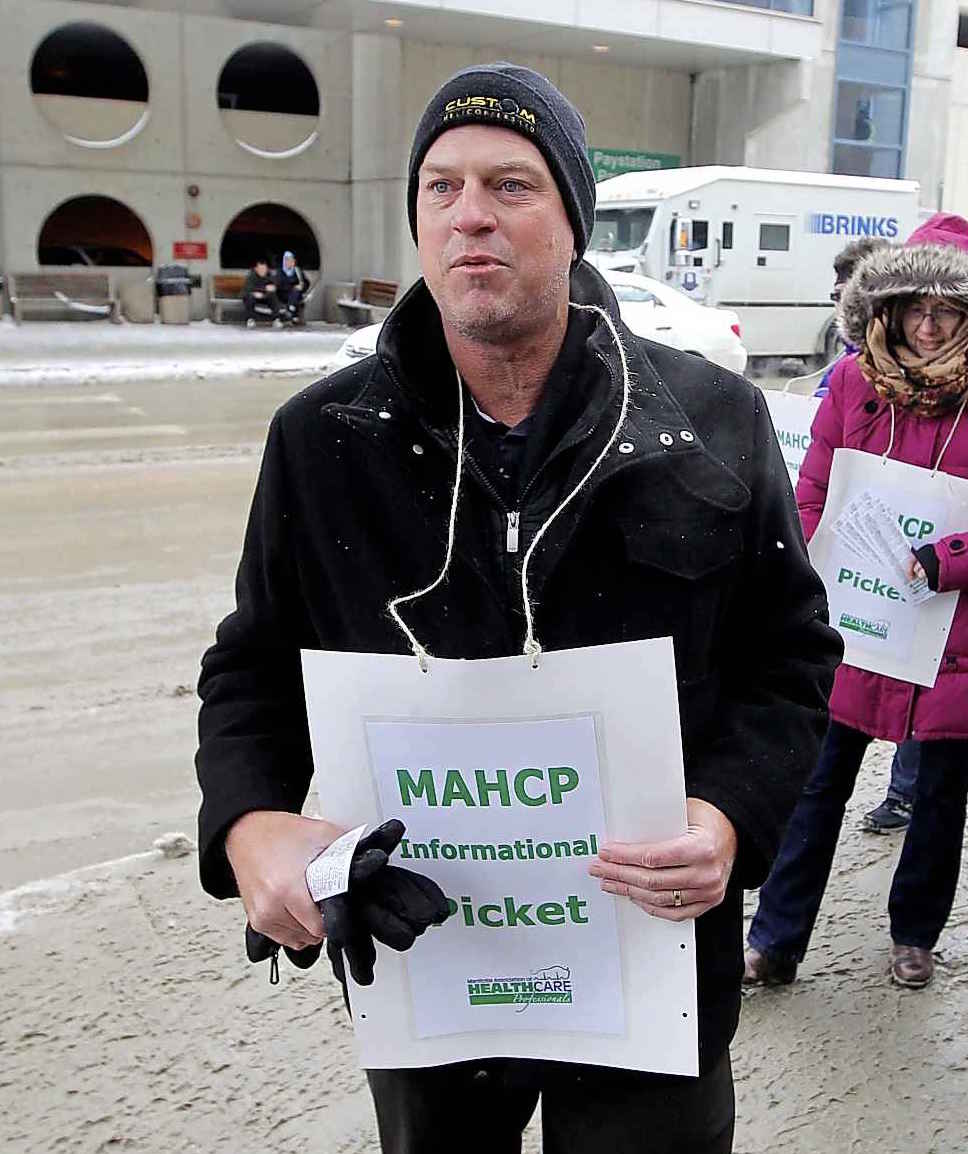 BORIS MINKEVICH / WINNIPEG FREE PRESS FILES
Manitoba Association of Health Care Professionals president Bob Moroz: