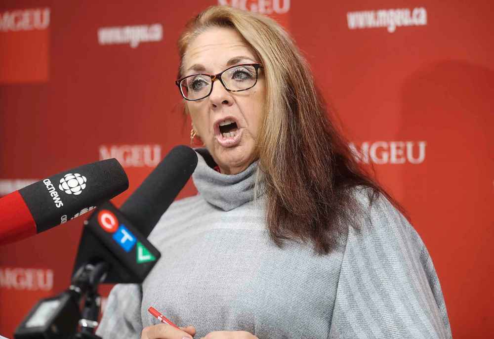 TREVOR HAGAN/ WINNIPEG FREE PRESS
MGEU President Michelle Gawronsky speaks to reporters at the MGEU Head Office about disruptions to the health care system, Thursday.