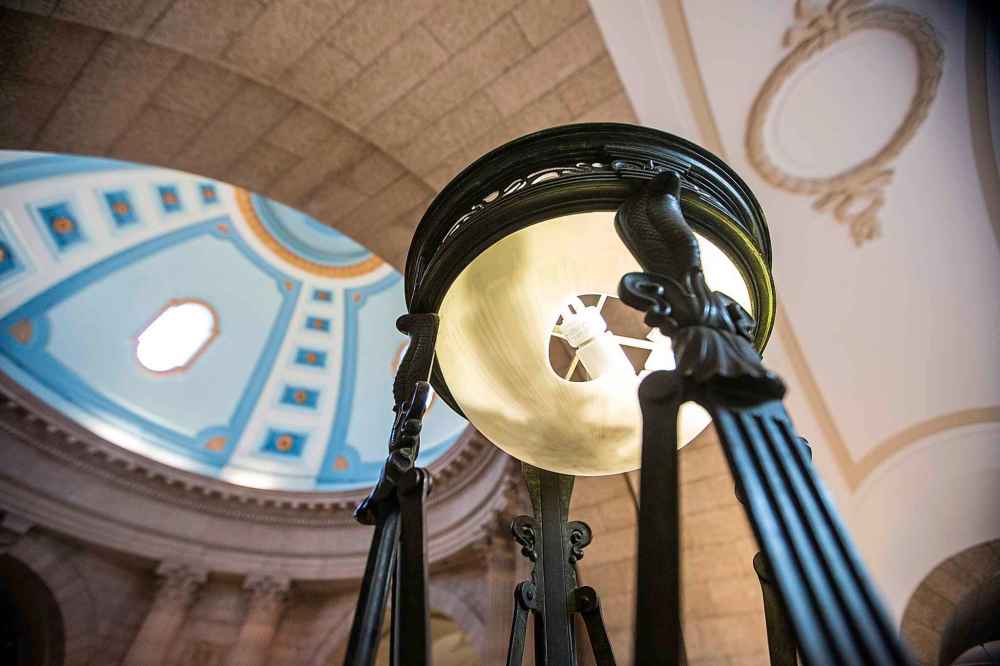 MIKAELA MACKENZIE / WINNIPEG FREE PRESS
Broken lights, which need to be custom made, at the Manitoba Legislative Building.
