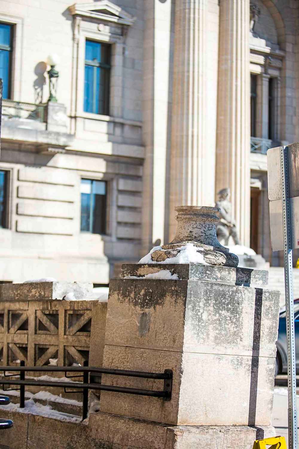 MIKAELA MACKENZIE / WINNIPEG FREE PRESS
Tilting foundations, where an urn had to be taken off because of the extreme angle.