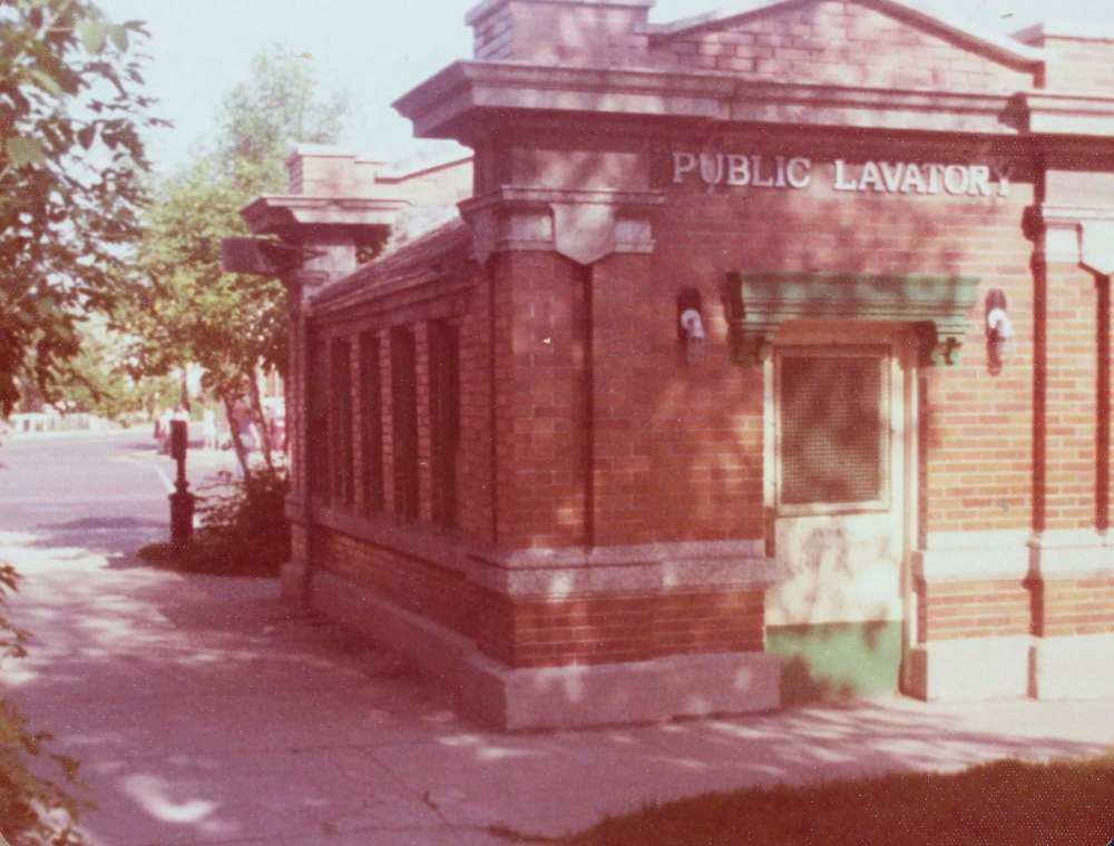 ARCHIVES OF MANITOBA
The Selkirk Avenue comfort station was closed in 1979 and demolished a few years later.