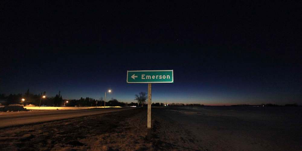 PHIL HOSSACK / WINNIPEG FREE PRESS FILES
At least 22 refugee claimants crossed the border near Emerson overnight Saturday, Feb. 19, reeve Greg Janzen said.