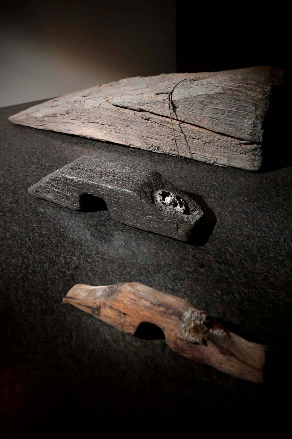 JOHN WOODS / WINNIPEG FREE PRESS
Artifacts in Brent Piniuta's collection from the Invincible which sank in 1758.