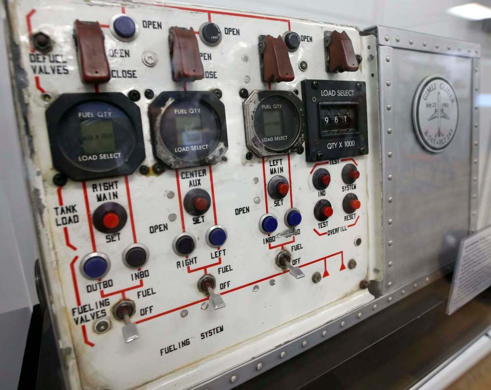 WAYNE GLOWACKI / WINNIPEG FREE PRESS
The left underwing fueling station panel from the Air Canada Boeing 767 that landed in Gimli is part of the exhibit.