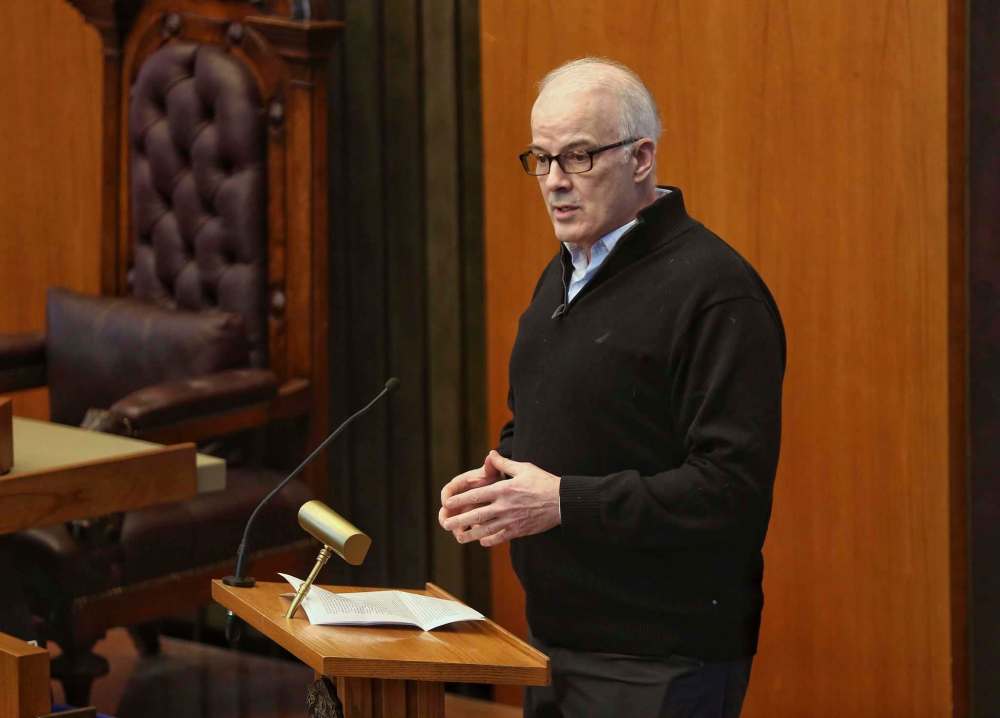 MIKE DEAL / WINNIPEG FREE PRESS files
Scott Oake speaks to city councillors about the proposed recovery centre.