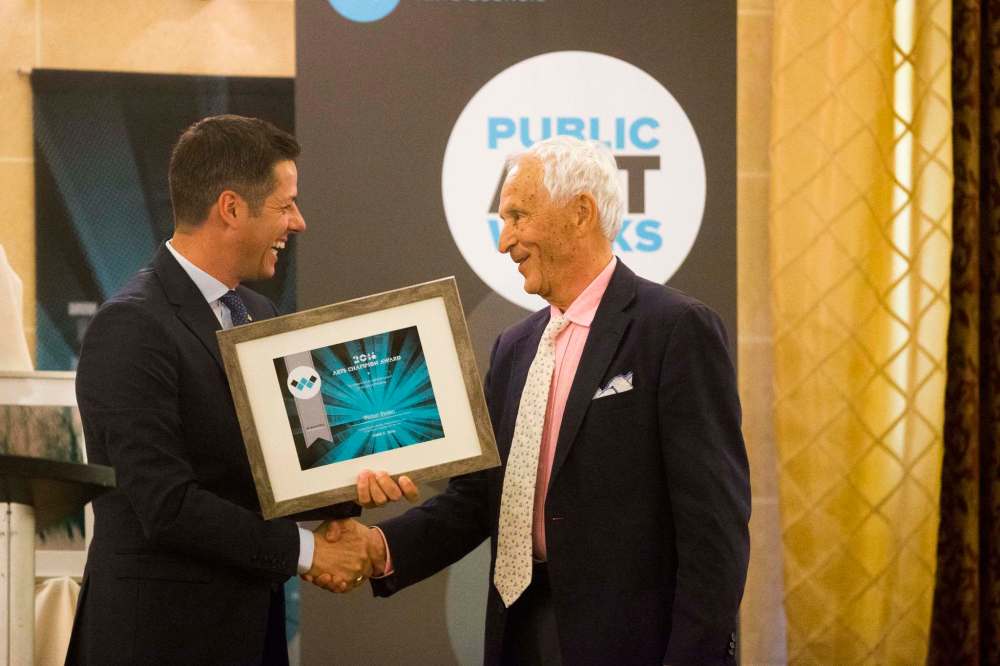 Mayor Brian Bowman and Arts Champion Award winner Michael Nesbitt, chairman and president of Winnipeg's Montrose Mortgage Corp. (MIKAELA MACKENZIE / WINNIPEG FREE PRESS)