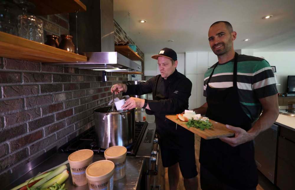 RUTH BONNEVILLE / WINNIPEG FREE PRESS
Ryan Wiebe (right) and Shawn Vidal of Bones & Marrow Broth Co.