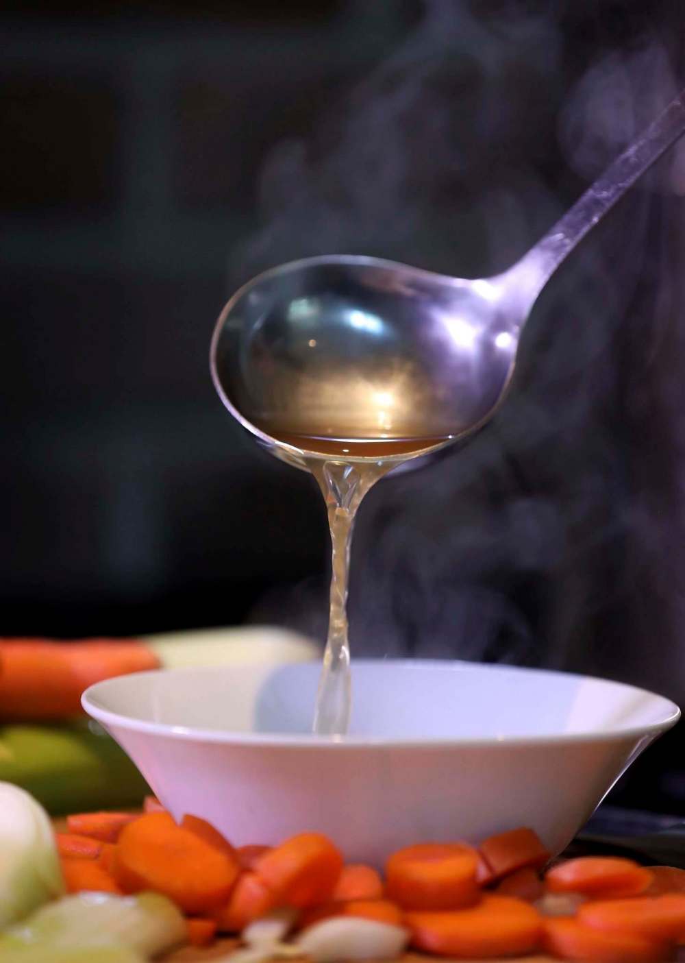 RUTH BONNEVILLE / WINNIPEG FREE PRESS
Holistic nutritionists have started recommending bone broth for everything from boosting the immune system to reducing cellulite and improving digestion.