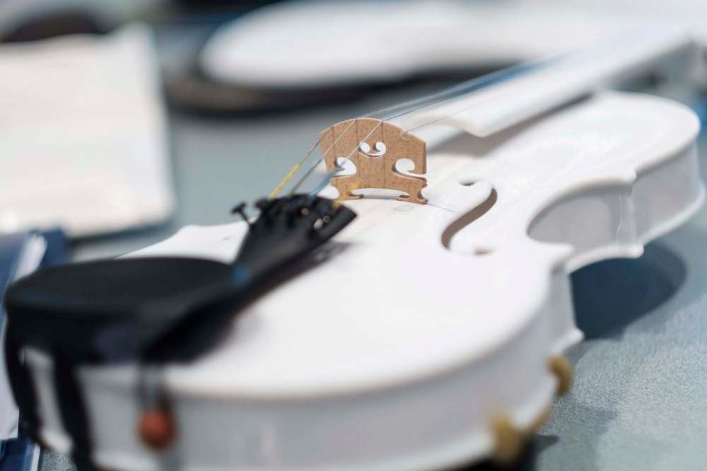 DANIEL CRUMP
A violin created by a 3D printer at Winnipeg’s Industrial Technology Centre.