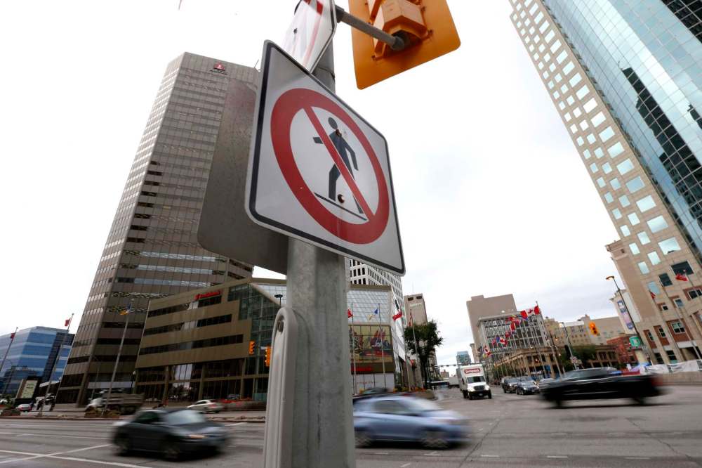 WAYNE GLOWACKI / WINNIPEG FREE PRESS FILES
A coalition of downtown business and land owners, architects and marketing firms will campaign for Mayor Brian Bowman’s vision of a barrier-free Portage and Main.