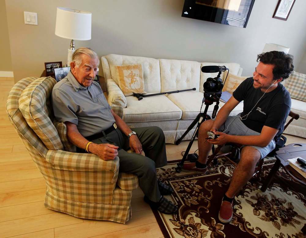 PHIL HOSSACK / WINNIPEG FREE PRESS
Time is running out for filmmaker Eric Brunt, right: of the one million Canadian veterans of the Second World War, only about 50,000 are still alive.