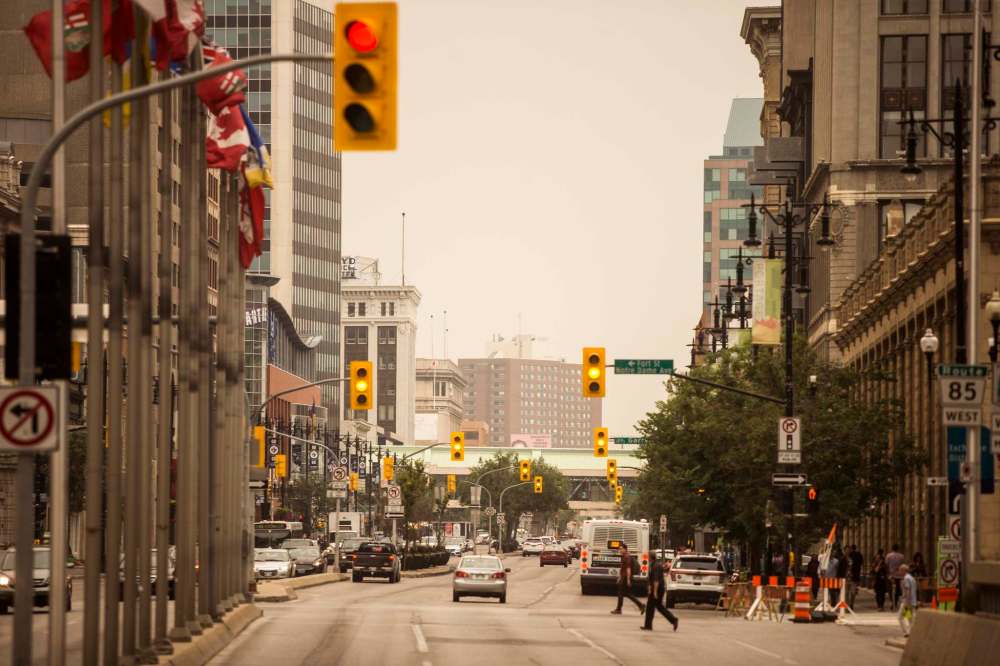 The air quality in Winnipeg was of low to moderate risk Thursday afternoon, sitting at category three out of 10 on the Air Quality Health Index. (MIKAELA MACKENZIE / WINNIPEG FREE PRESS)
