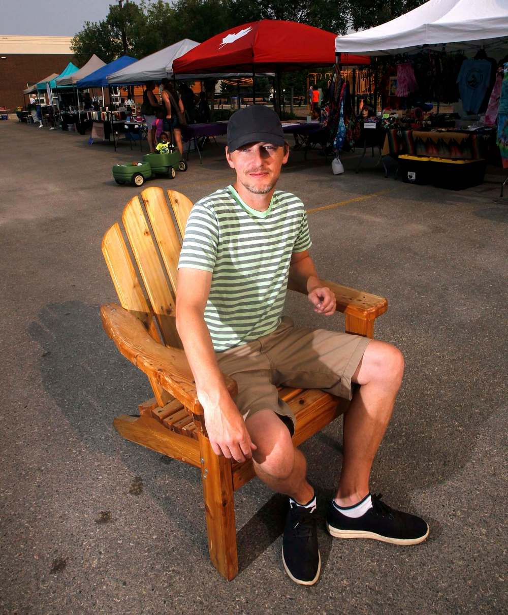 PHIL HOSSACK / WINNIPEG FREE PRESS
Bronx Park Farmer’s Market organizer Evan Comstock says customers have doubled.