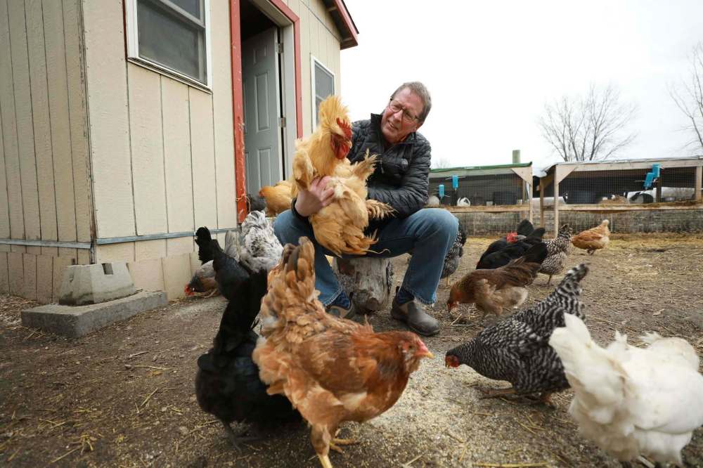 Elliott’s interest in wildlife and nature began when he was a boy growing up in St. James, feeding the birds and spending time on the banks of the Assiniboine River.