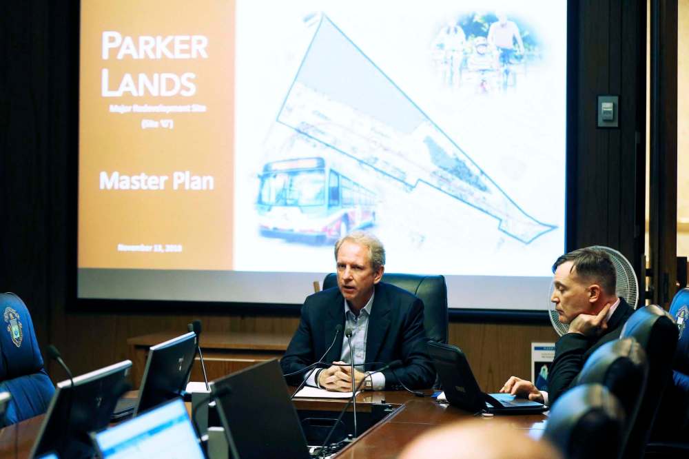 JOHN WOODS / WINNIPEG FREE PRESS
Parker Lands developer Andrew Marquess of Gem Equities speaks at a city community committee meeting at city hall Tuesday.